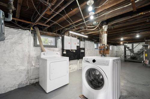 36 Lambert Ave, Chelsea MA 02150-1304 exterior