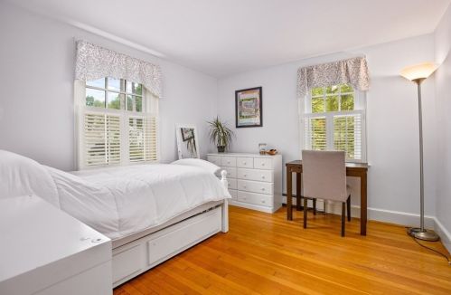 8 Merrymount Rd, Hingham MA 02043-4711 exterior