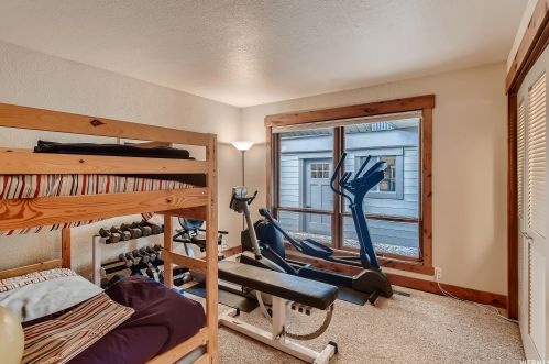 2539 Fairway Vlg Dr, Park City UT 84060-7023 exterior