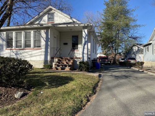 27 Milton St, Cresskill NJ  07626-2115 exterior