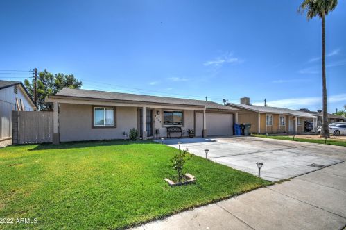 4837 79th Dr, Phoenix, AZ 85033-1009