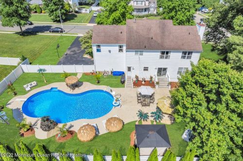 1 Highland Dr, Jackson Twp NJ 08527-1213 exterior