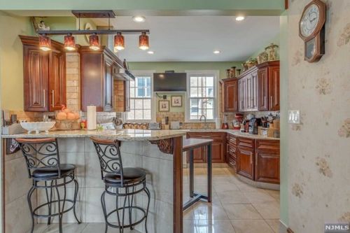 440 Belgrove Dr, Kearny NJ 07032-1628 exterior