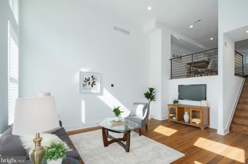 1813 6 St, Philadelphia PA 19140-4528 exterior