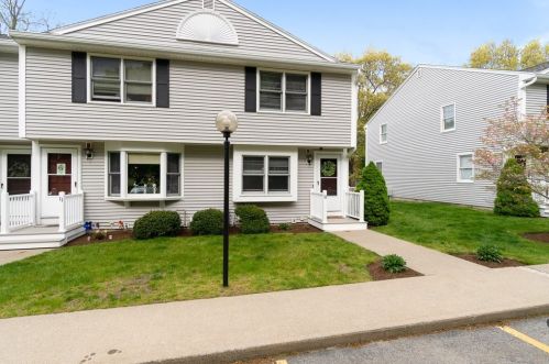 162 Oak St, Taunton MA  02780-4400 exterior