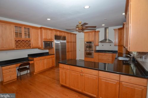 8 Landview Ln, Columbus NJ 08022-2260 exterior