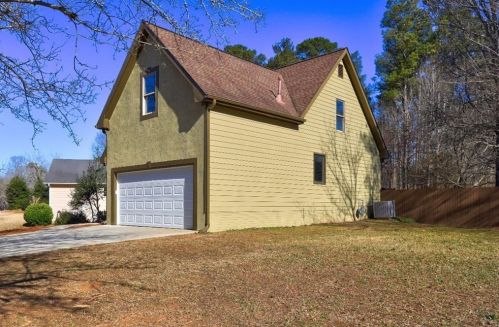 254 Hillandale Dr, Stockbridge GA 30281-3048 exterior