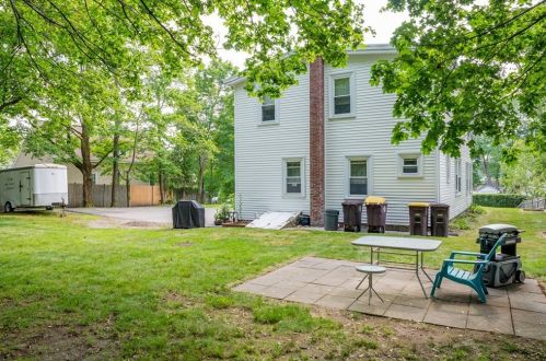 10 Carroll St, Weymouth MA 02189-1211 exterior