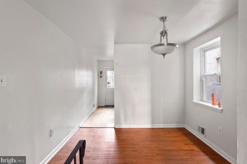 809 16th St, Philadelphia, PA 19146-2120