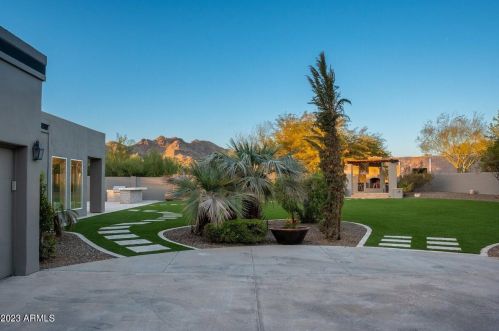 5801 30th St, Phoenix AZ  85016-2401 exterior