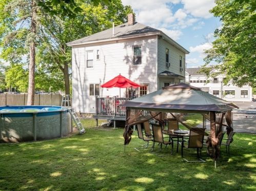 1174 Mammoth Rd, Dracut MA  01826-3147 exterior