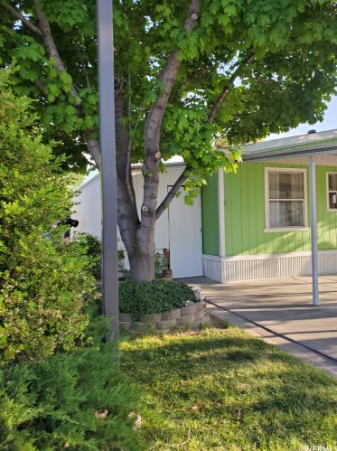 276 Hidden View Dr, Sandy, UT 84070-5724