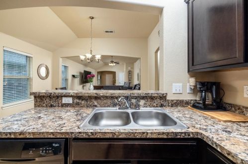 5432 Grenada Dr, Fort Worth TX 76119-8502 exterior