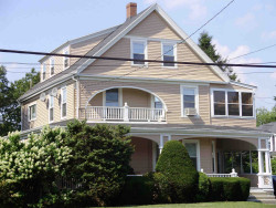 567 Watertown St, Newton, MA 02460-1320
