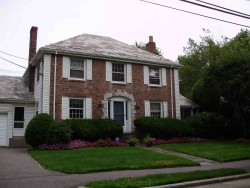 62 Olde Field Rd, Newton, MA 02459-2734