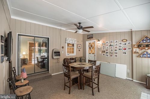 335 May Ave, West Deptford NJ 08096-1166 exterior