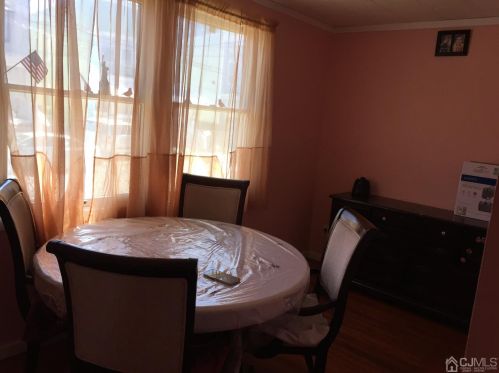 6 Lincoln Ave, Carteret NJ 07008-2722 exterior