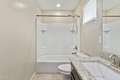 3924 79th Ln, Phoenix AZ  85043 exterior