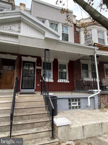 6219 Hazel Ave, Philadelphia PA  19143-1022 exterior