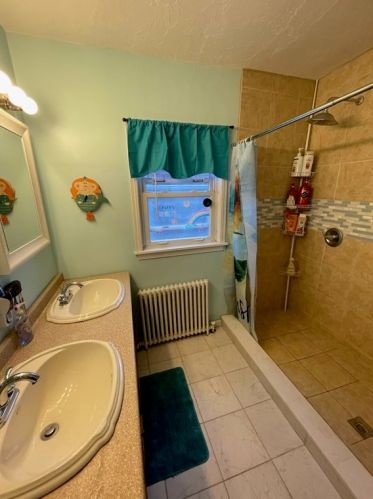 242 Maxfield St, New Bedford MA 02740-5229 exterior