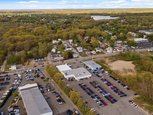 30 Taunton Ave, Seekonk MA 02771-5245 exterior