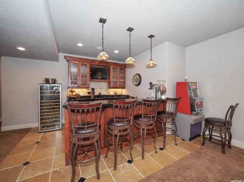 2161 Lorita Way, Sandy UT 84093-6514 exterior