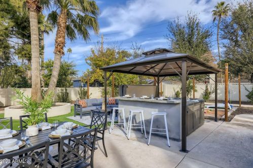 8007 7th Ave, Phoenix AZ  85021-5613 exterior