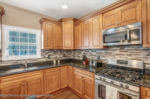 438 Freehold Rd, Jackson Twp NJ 08527-4631 exterior