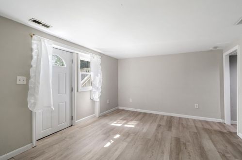 859 Pleasant St, Canton MA 02021-3317 exterior