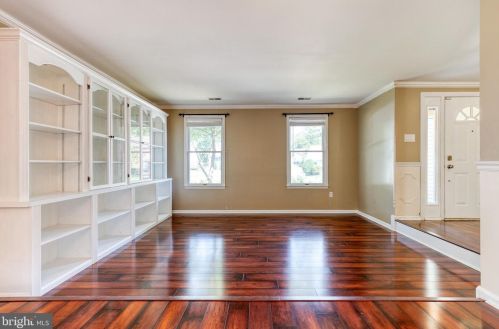 6645 Windsor Ct, Columbia MD 21044-4147 exterior