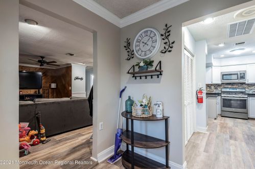 49 Cooks Bridge Rd, Jackson Twp NJ  08527-2523 exterior