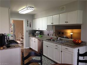 1195 Chatham Pl, Cleveland OH  44116-2104 exterior