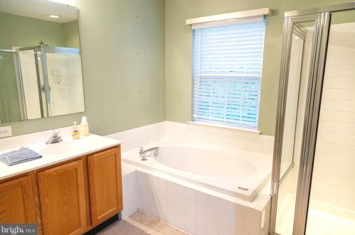 128 Mt Vernon Ct, West Deptford NJ 08096-6895 exterior