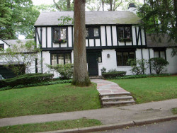 44 Stony Brae Rd, Newton, MA 02461-1727