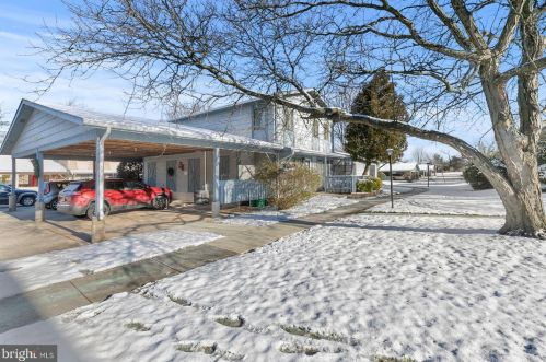 16 Maplewood Ct, West Deptford NJ 08066-2406 exterior