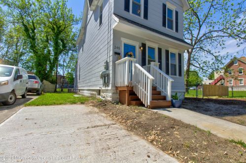 245 Barber Ave, West Deptford NJ  08096-2612 exterior