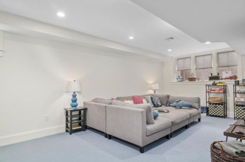 125 Seaview St, Chatham MA 02633-2330 exterior