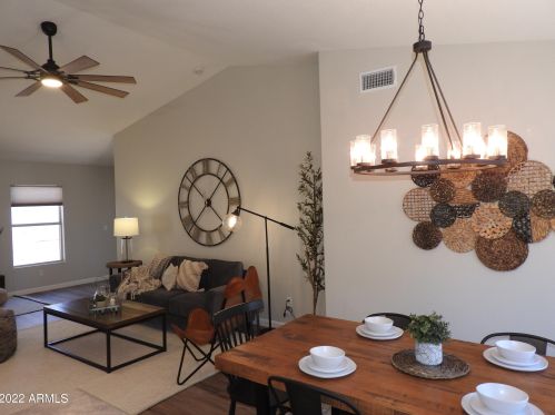 3041 Blackhawk Dr, Phoenix AZ 85050-4821 exterior