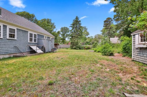 45 Mdw Vw Rd, Chatham MA 02633-2618 exterior