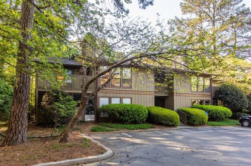 202 Dunbar Dr, Atlanta, GA 30338-6544