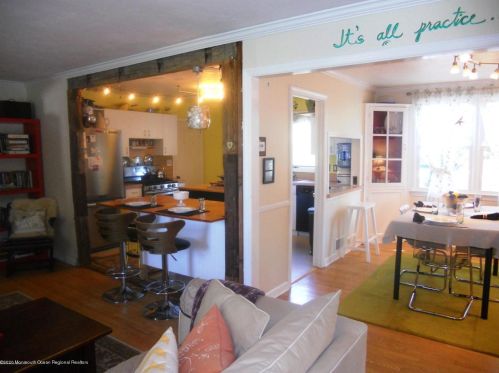 221 Queens Dr, Little Silver NJ 07739-1630 exterior