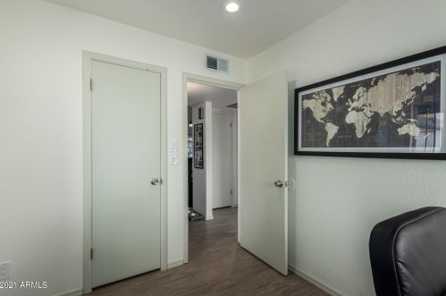 905 Bluefield Ave, Phoenix AZ 85053-1042 exterior