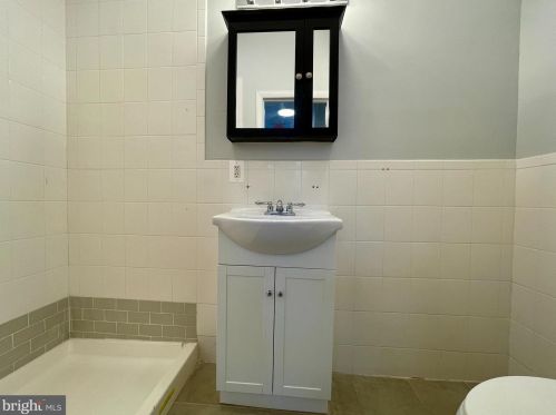 1815 20 St, Philadelphia PA 19145-2048 exterior