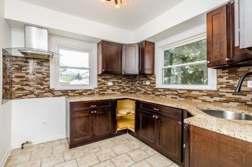 2642 Kenilworth Ave, Forest View IL 60402-2211 exterior