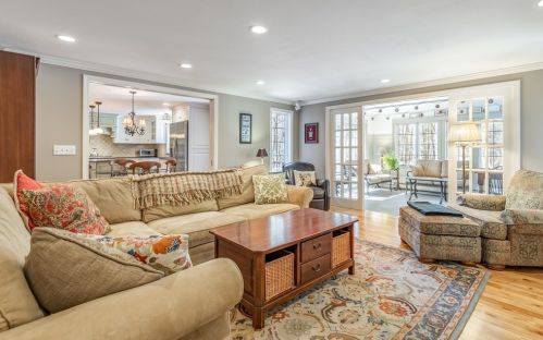 30 Surrey Ln, Topsfield MA 01983-1318 exterior