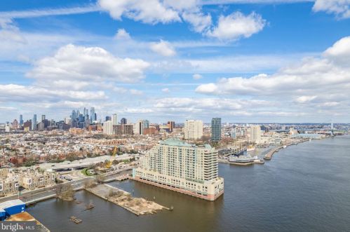 717 Columbus Blvd, Philadelphia PA  19147-3521 exterior