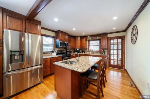 57 Terrace Pl, Kearny, NJ 07032-1621