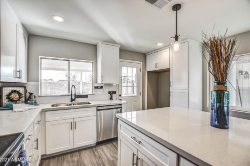 3155 Altadena Ave, Phoenix AZ 85029-3211 exterior