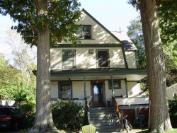 82 Oxford Rd, Newton, MA 02459-2406