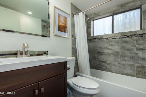 905 Bluefield Ave, Phoenix AZ 85053-1042 exterior